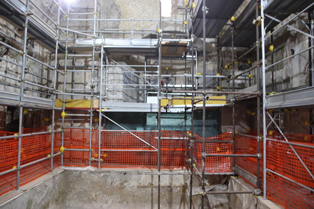 Suburban Baths, Herculaneum. October 2025. East wall of large caldarium.
Photo courtesy of Klaus Heese.